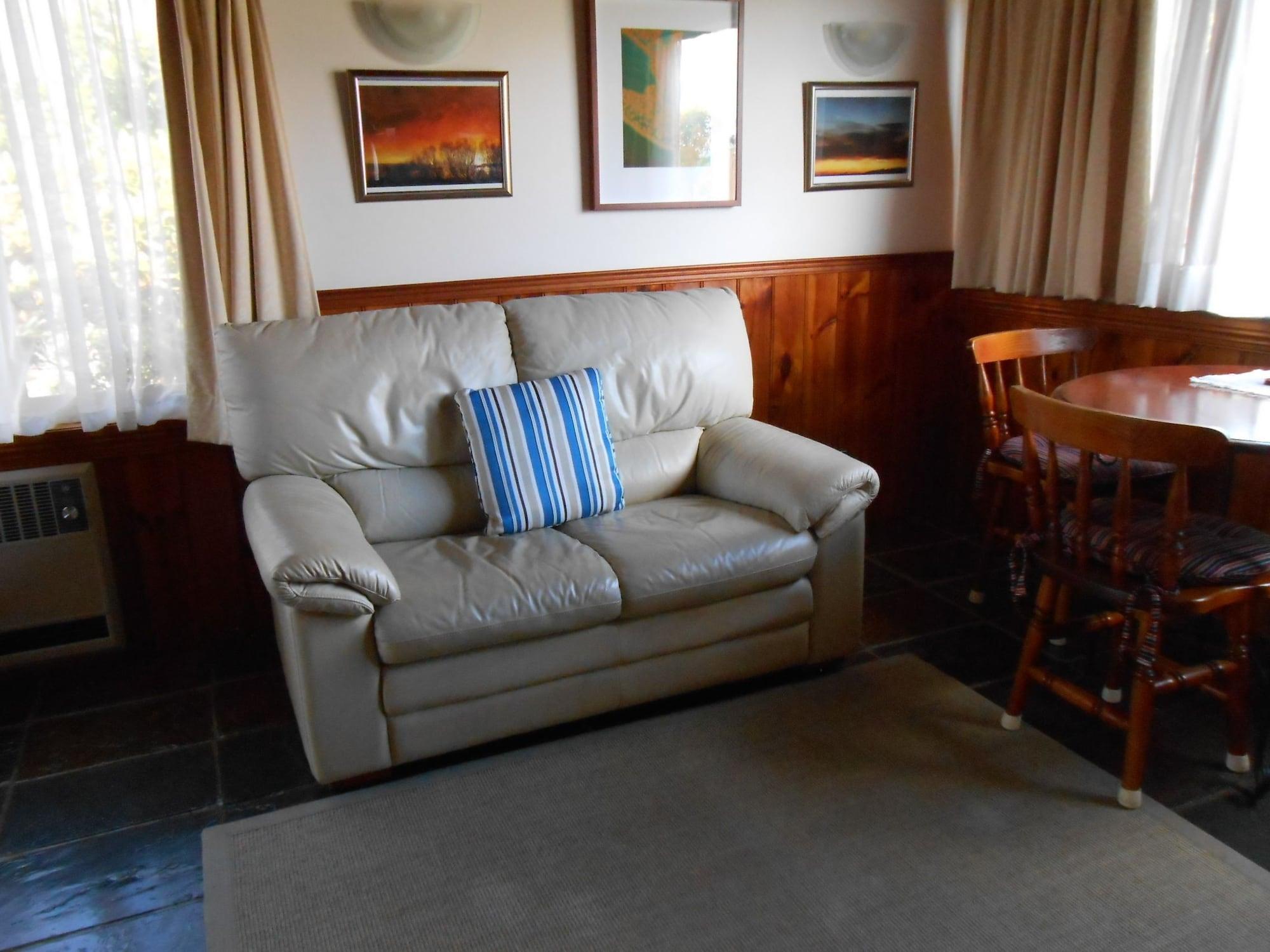 The Penguin Room - Tidelines Of Бичено Экстерьер фото